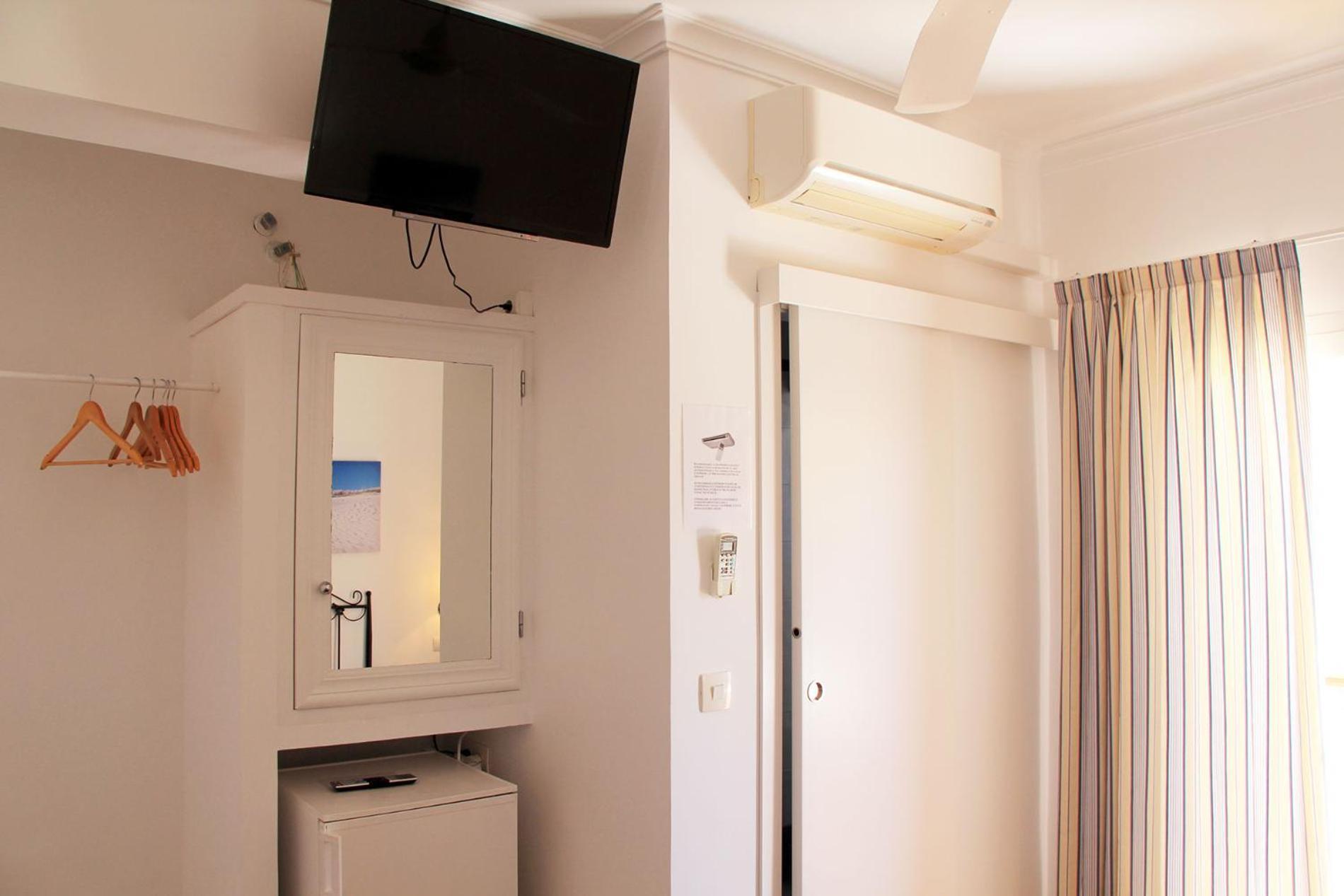 Hostal Alemania Es Pujols Zewnętrze zdjęcie